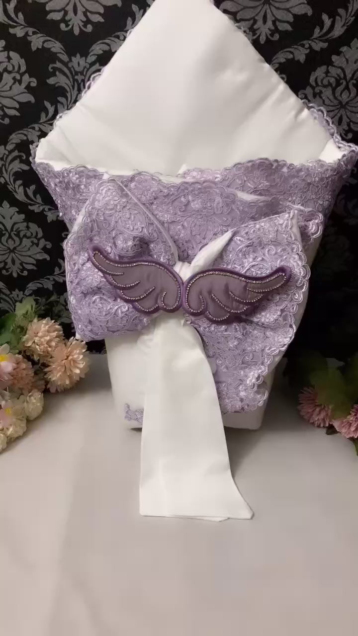 Lavendar wings carry nest